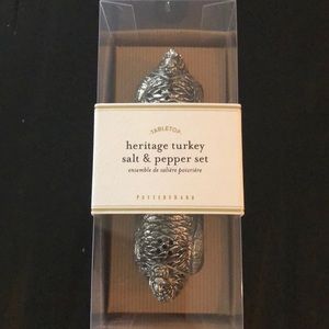 PotteryBarn salt pepper set- Turkey Shakers